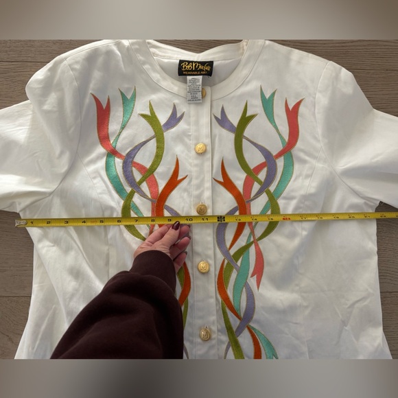 Bob Mackie Wearable Art White Jacket with Embroidered Ribbon Design size L - Picture 9 of 9